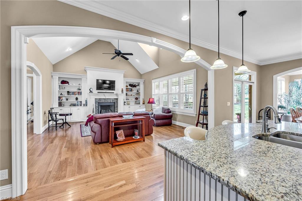 6803 River Farm Drive Property Photo 13