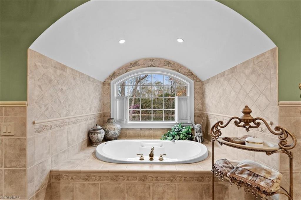 4313 Property Photo 33