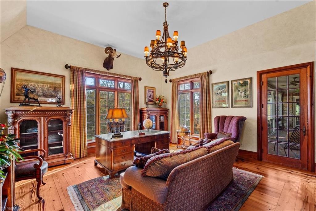 4313 Property Photo 35