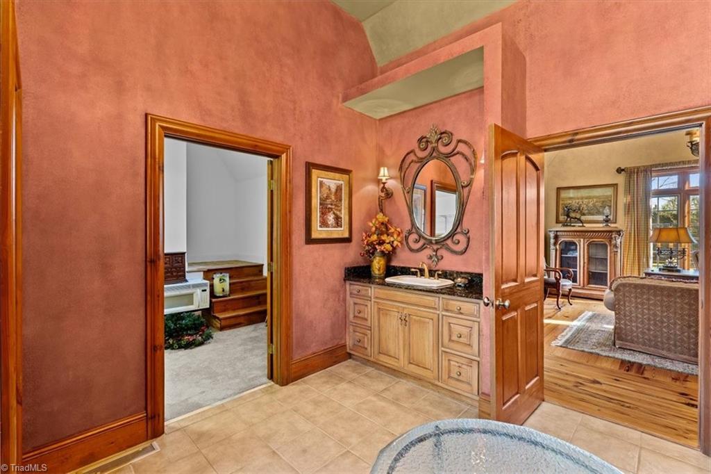 4313 Property Photo 37