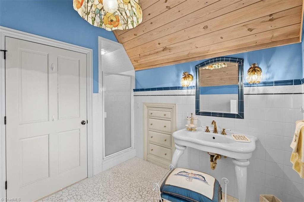 4313 Property Photo 41