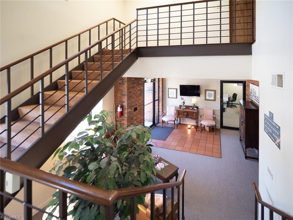 405 N Bridge Street Property Photo 8