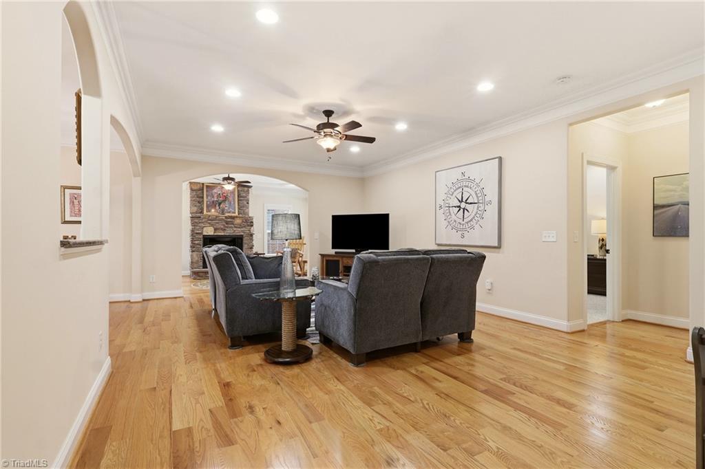 4420 Rosebriar Square Drive Property Photo 9