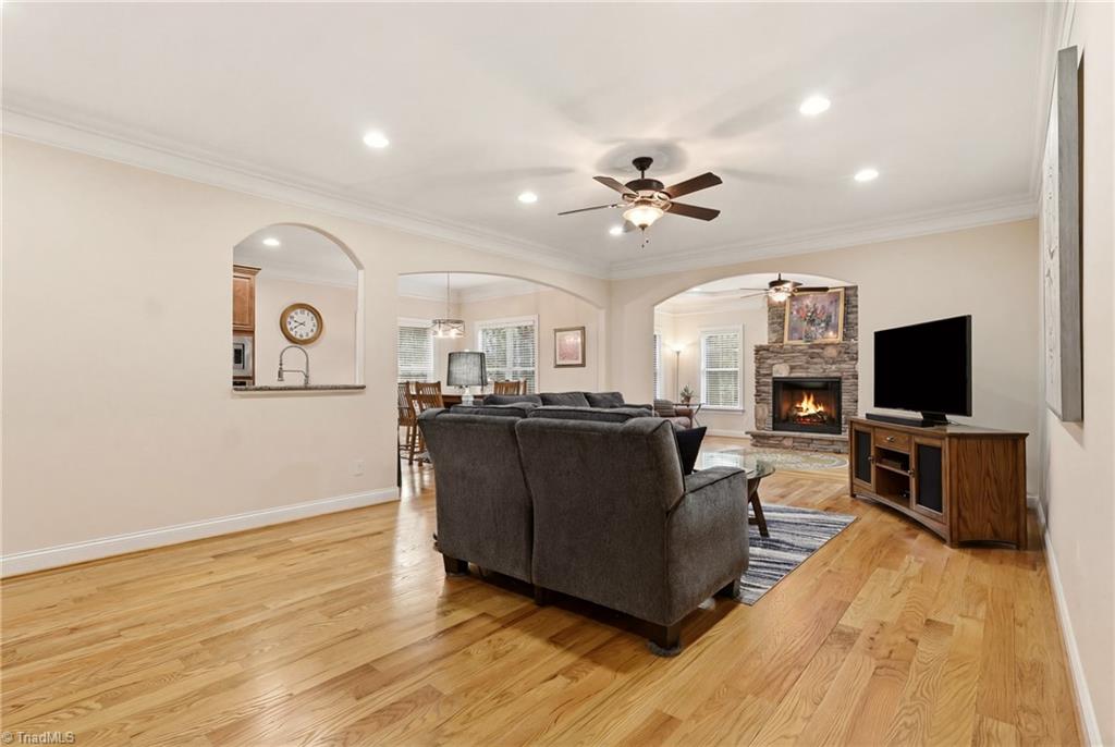 4420 Rosebriar Square Drive Property Photo 10