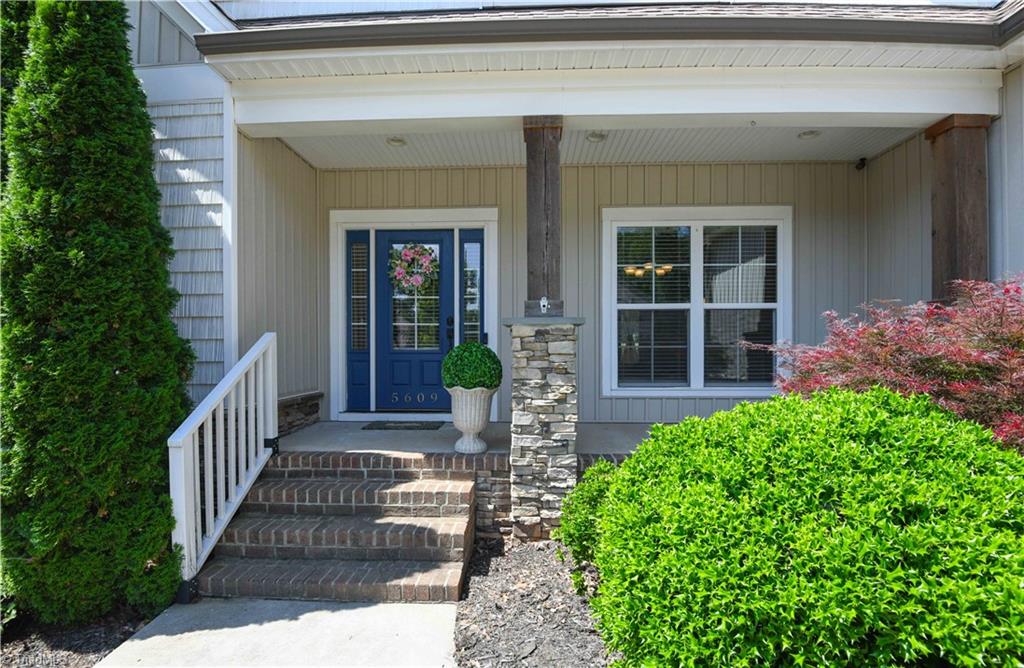 5609 Crooked Oak Drive Property Photo 4