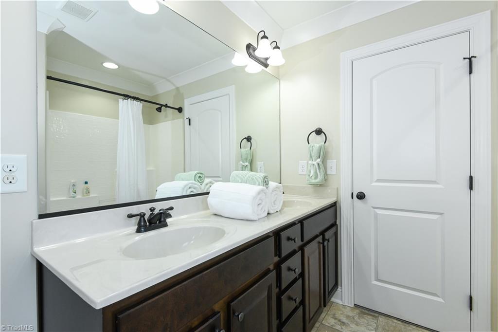 5609 Crooked Oak Drive Property Photo 33