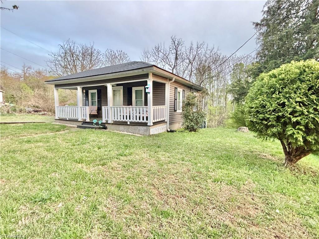 1072 Grassy Knob Road Property Photo 3