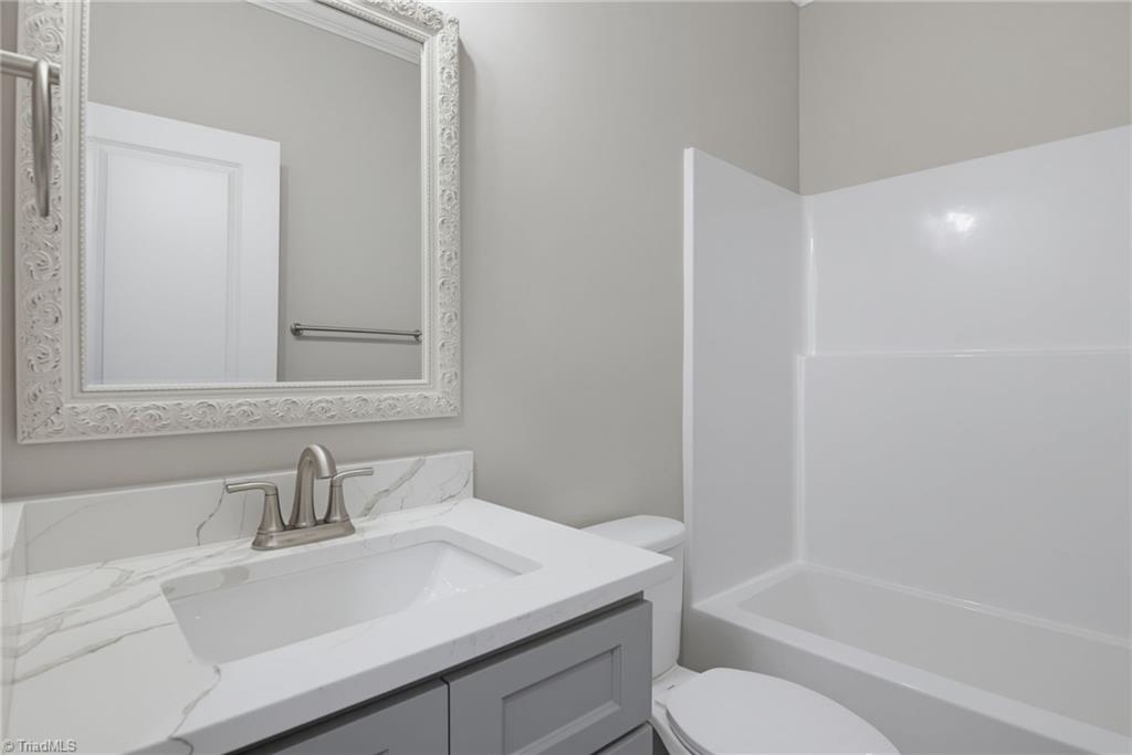 2105 Medhurst Drive Property Photo 16