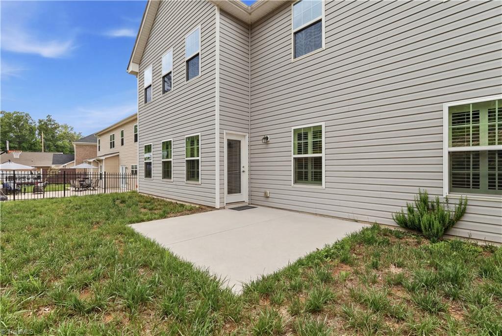 2901 Fernley Court Property Photo 4