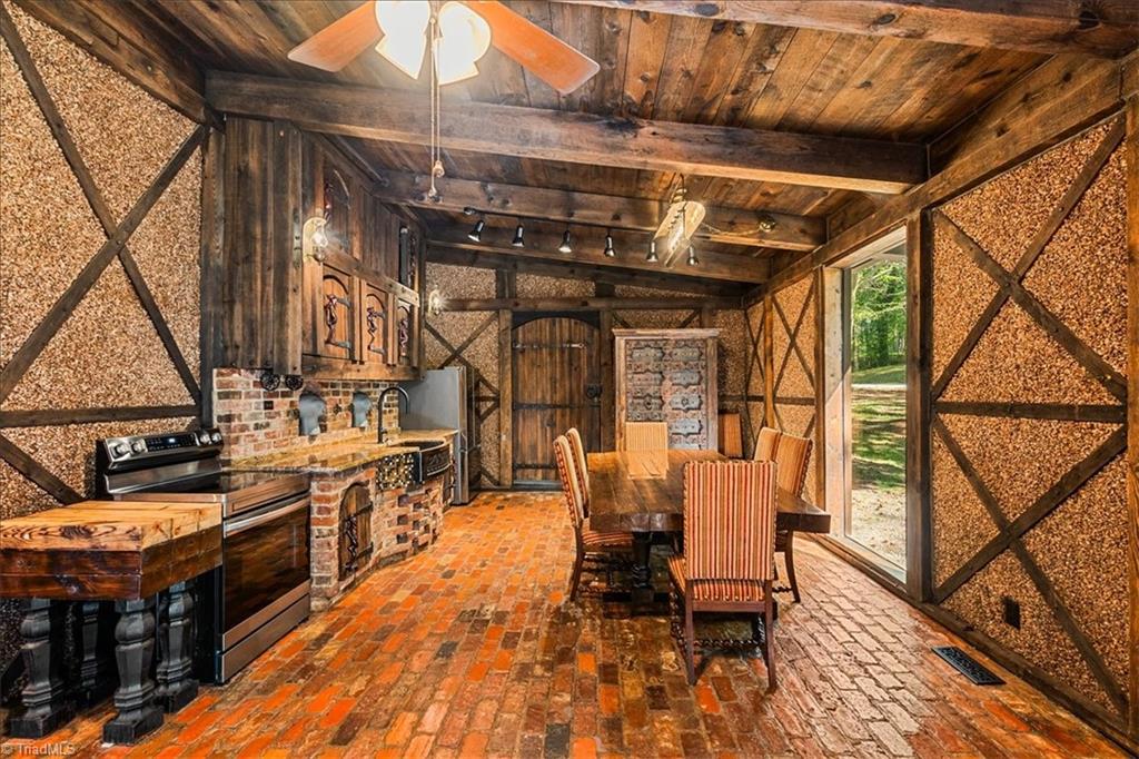3908 Waterton Road Property Photo 19