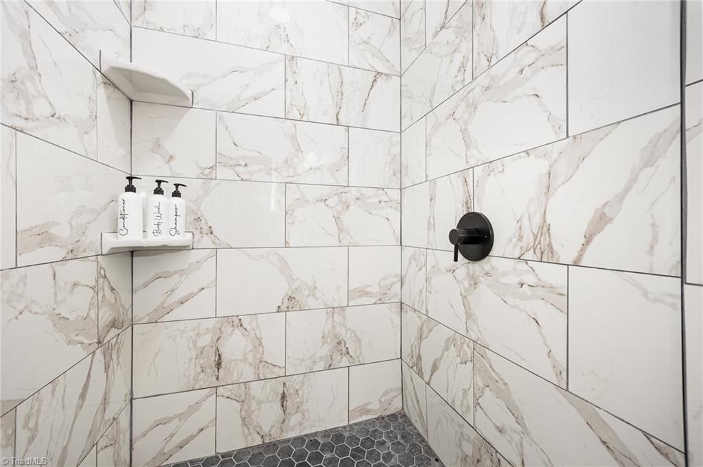 3021 Kinnamon Road Property Photo 13