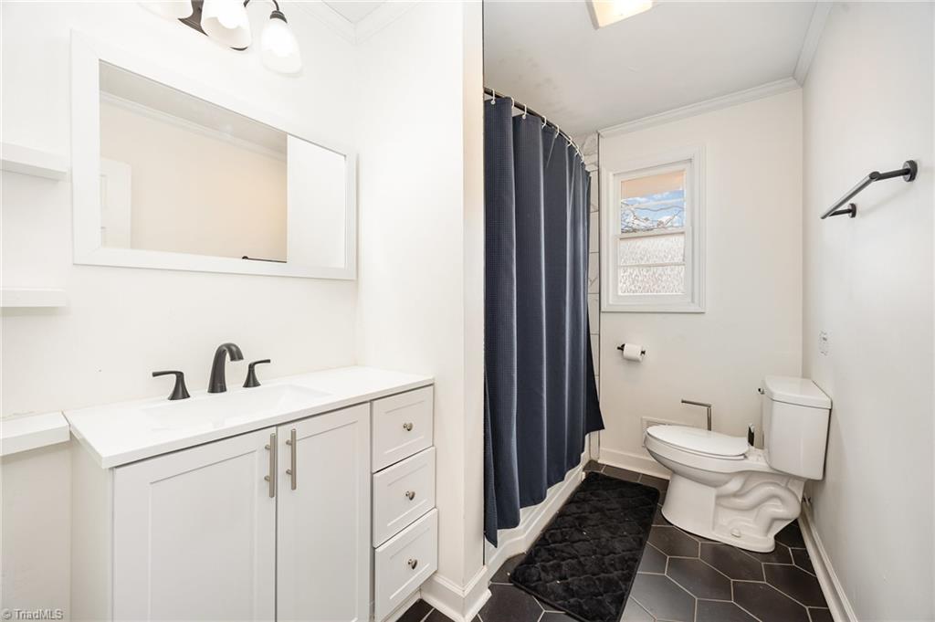 3021 Kinnamon Road Property Photo 17