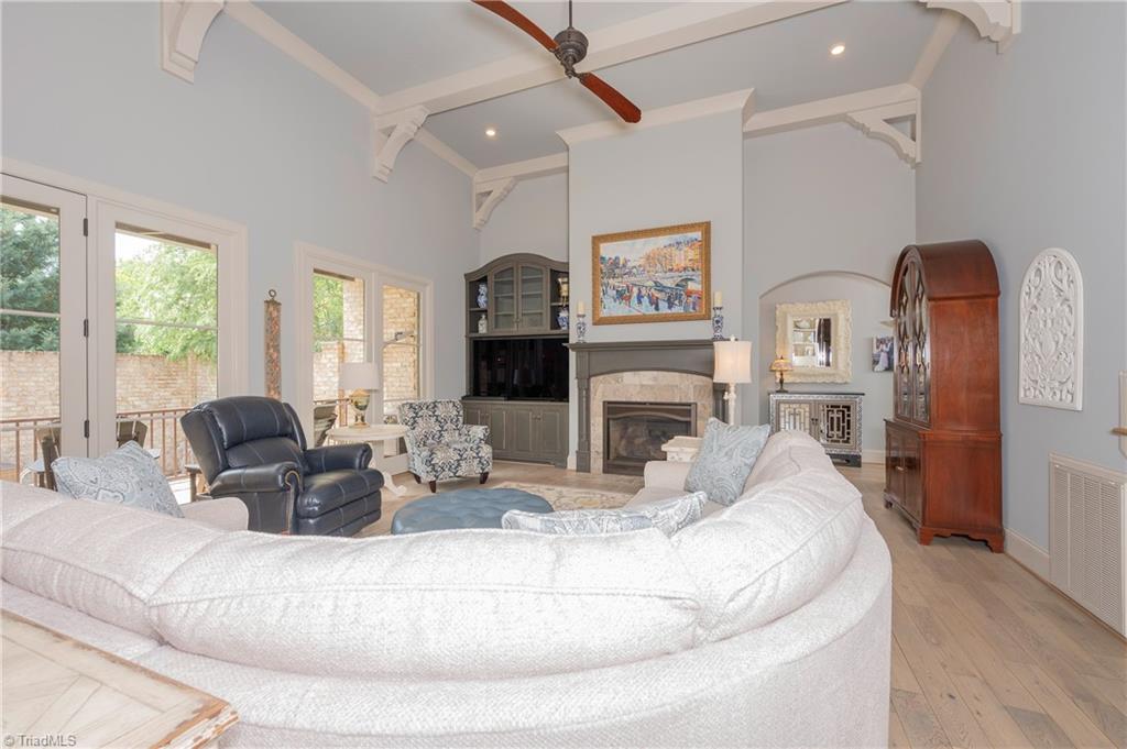 4090 Carriage Manor Cove Property Photo 17