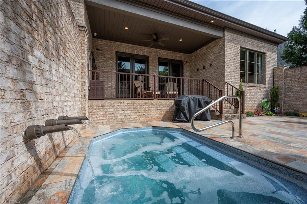 4090 Carriage Manor Cove Property Photo 39