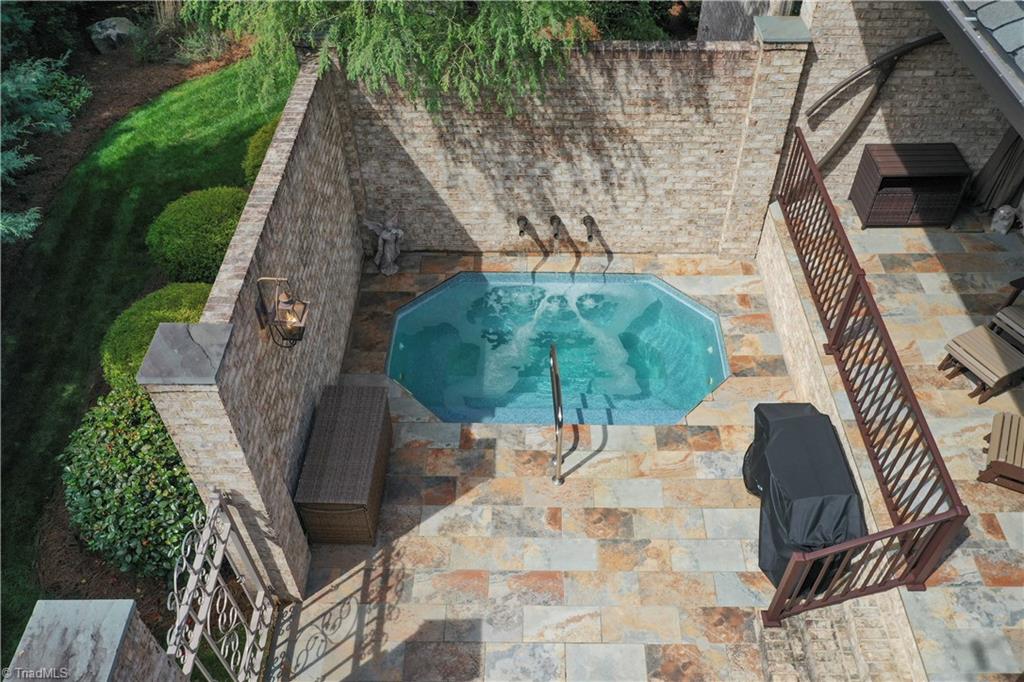 4090 Carriage Manor Cove Property Photo 40