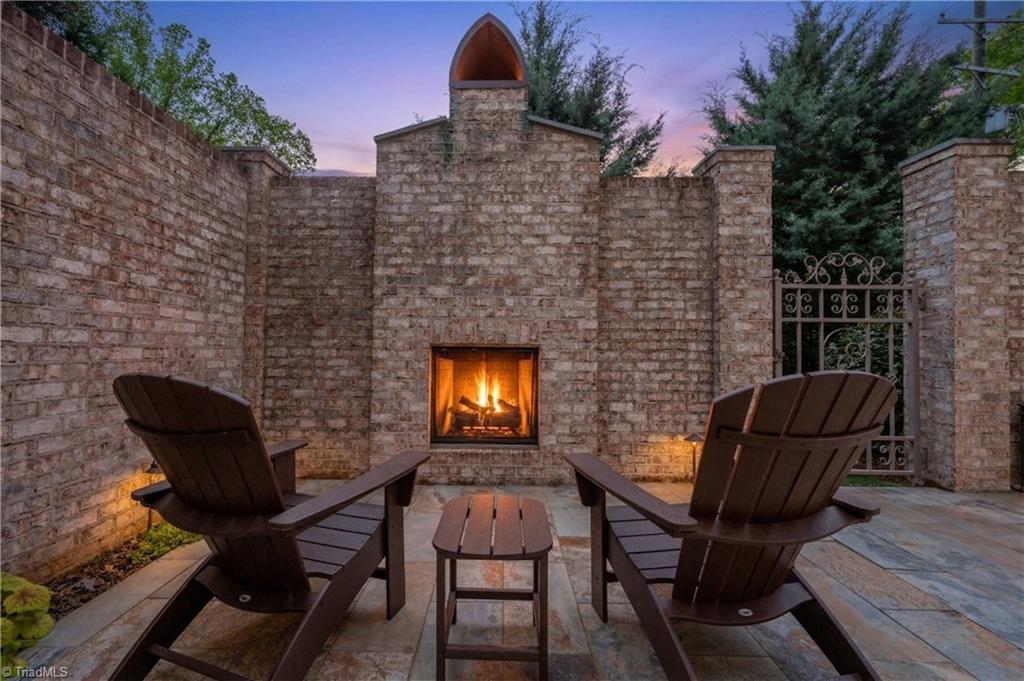 4090 Carriage Manor Cove Property Photo 43