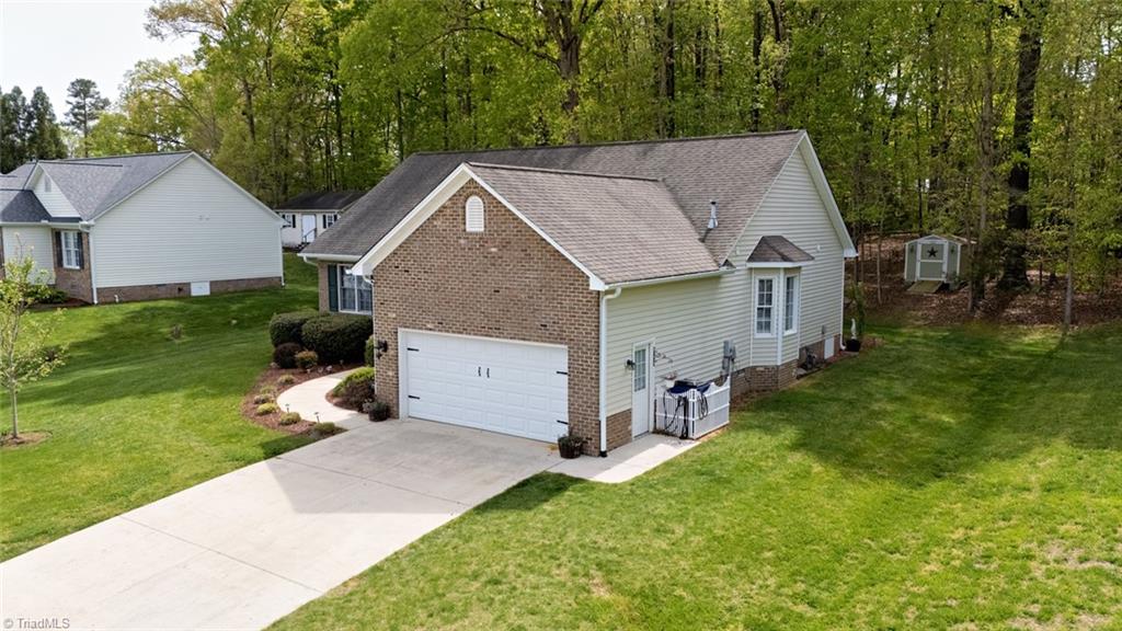 2265 Sunberry Drive Property Photo 3
