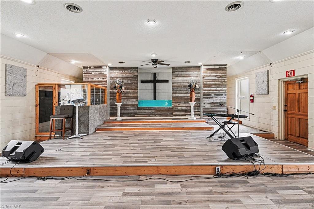 1379 Property Photo 8