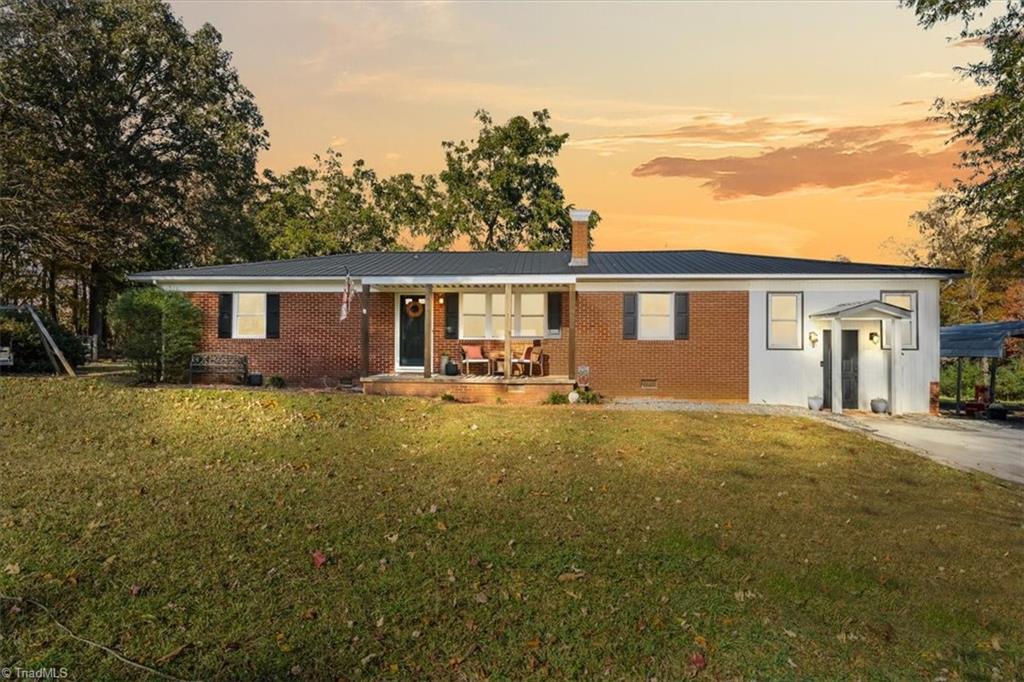 612 Reeder Road Property Photo 1