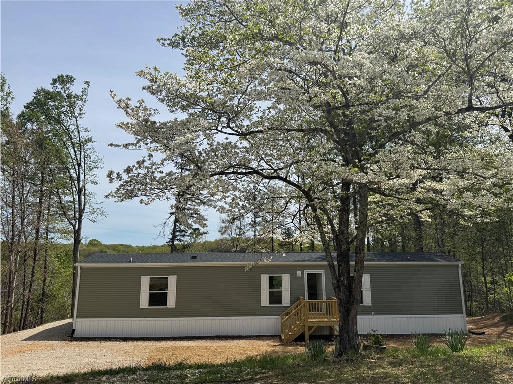 5787 Davis Road Property Photo 1