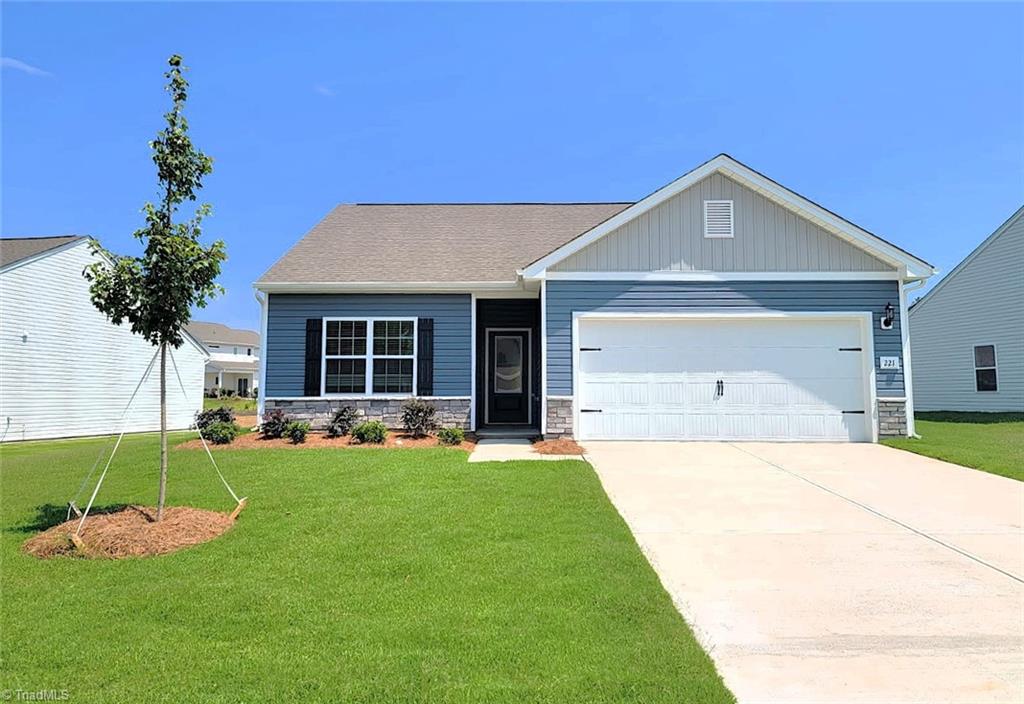 221 Macintosh Drive Property Photo 1