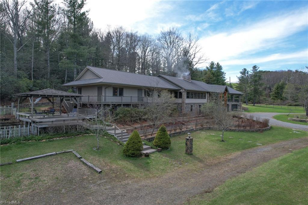 110 Mountain Hearth Drive Property Photo 2