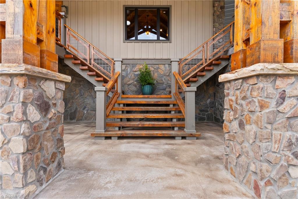 110 Mountain Hearth Drive Property Photo 4