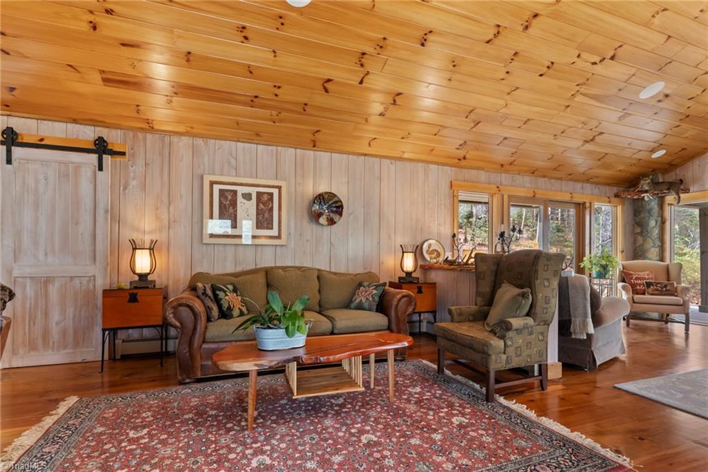 110 Mountain Hearth Drive Property Photo 8