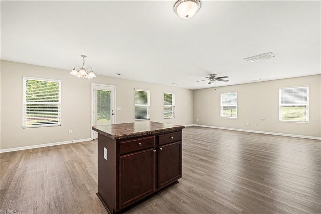 4586 Sun Valley Lane Property Photo 5