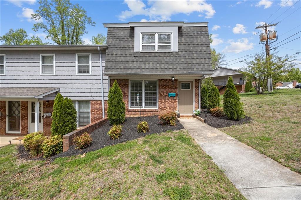 1105 Robin Hood Road # F Property Photo 1