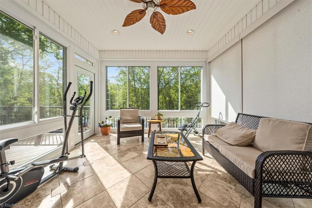 135 Harbor Drive W Property Photo 22