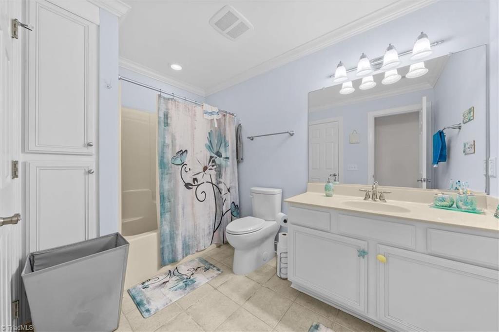 135 Harbor Drive W Property Photo 36