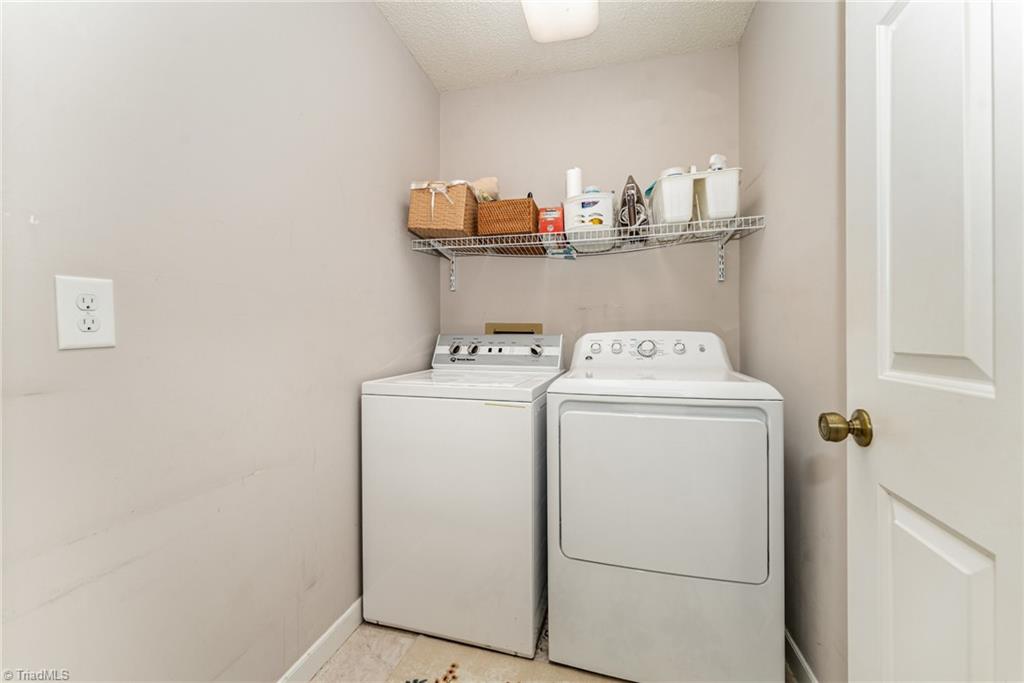 437 Valleymeade Drive Property Photo 25
