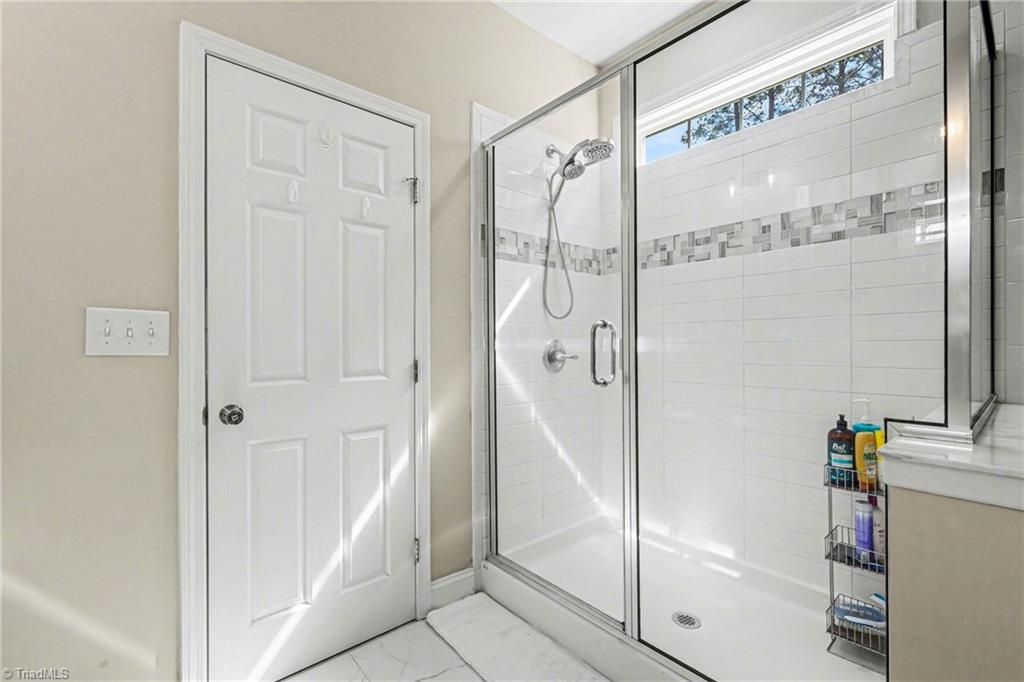 820 Sunset Pointe Drive Property Photo 17