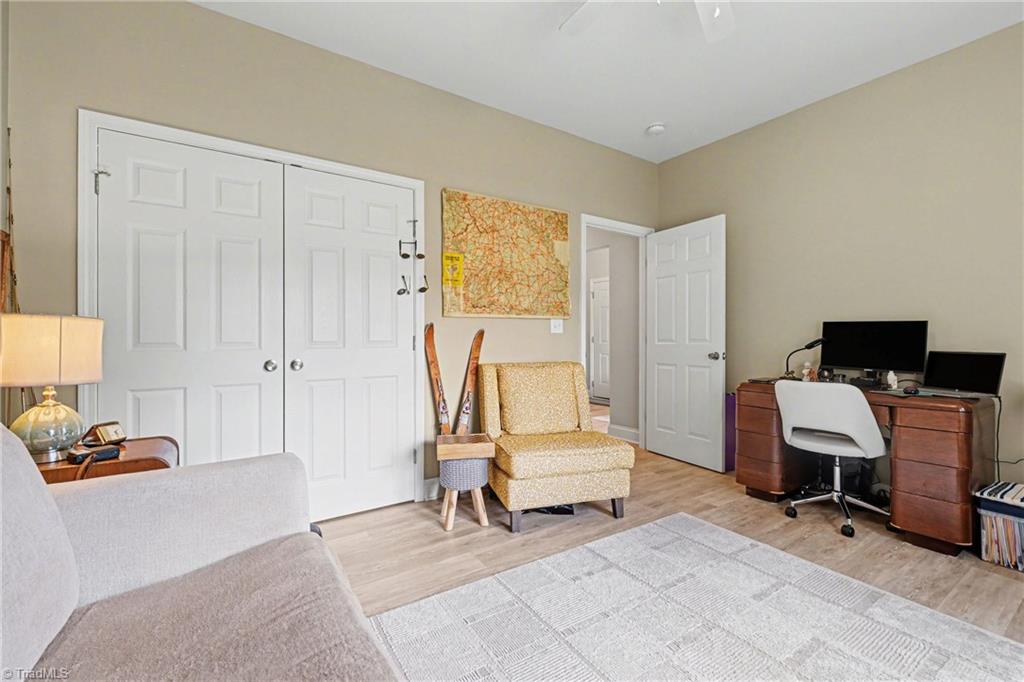 820 Sunset Pointe Drive Property Photo 18