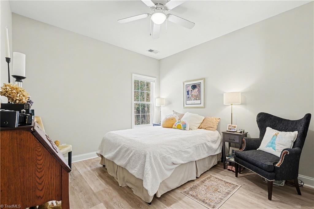 820 Sunset Pointe Drive Property Photo 20