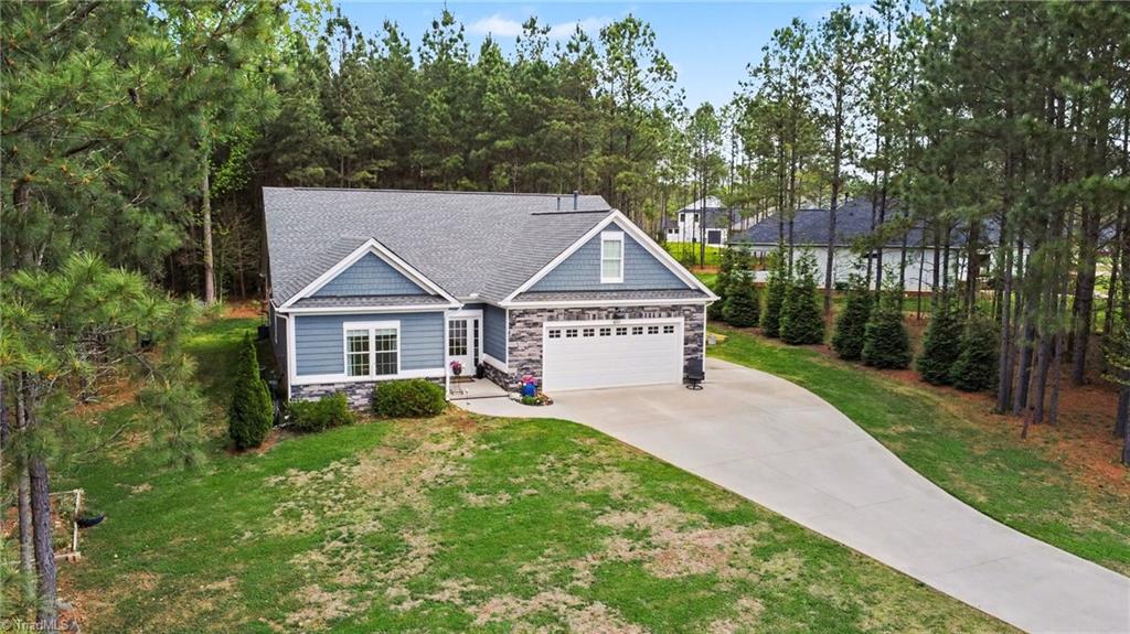 820 Sunset Pointe Drive Property Photo 28