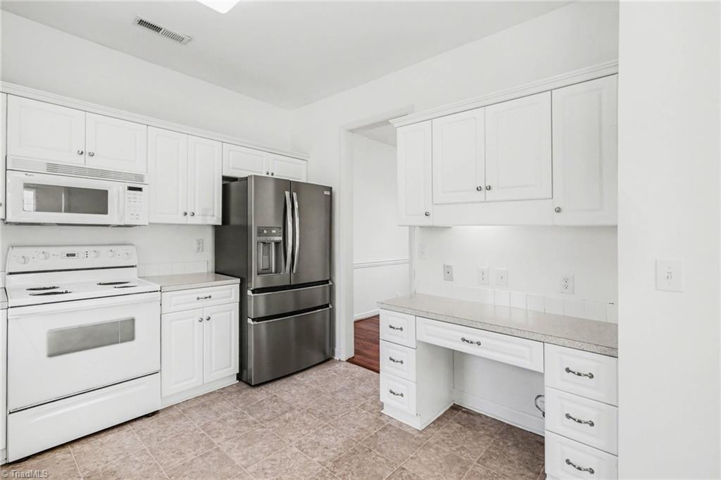 100 Kirkleigh Court Property Photo 11