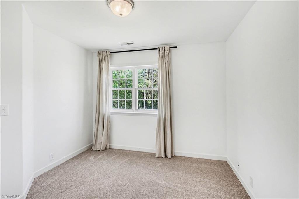 100 Kirkleigh Court Property Photo 17