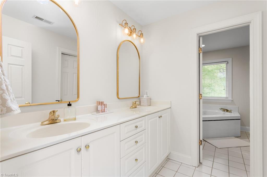 8505 Case Ridge Drive Property Photo 13