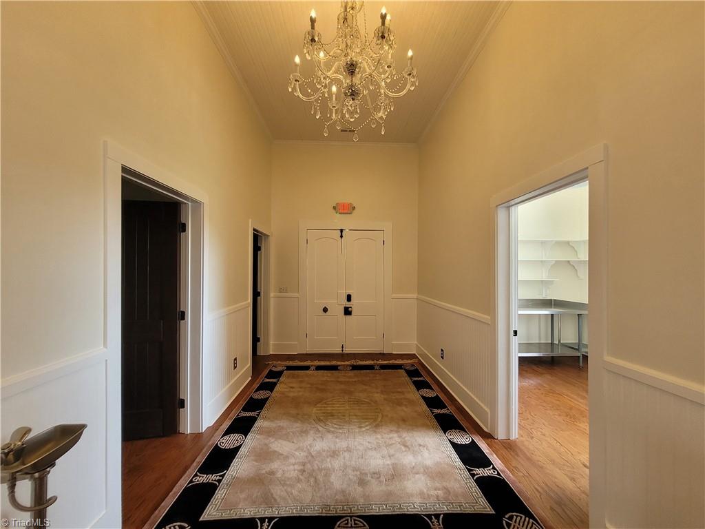 106 N Key Street Property Photo 8