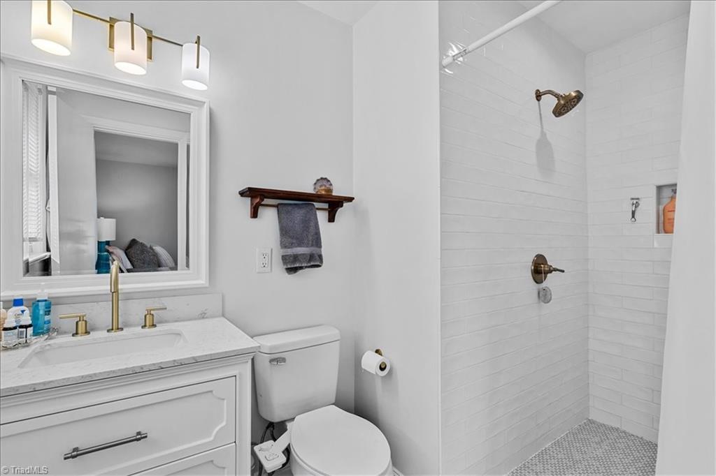 3707 W Friendly Avenue Property Photo 29