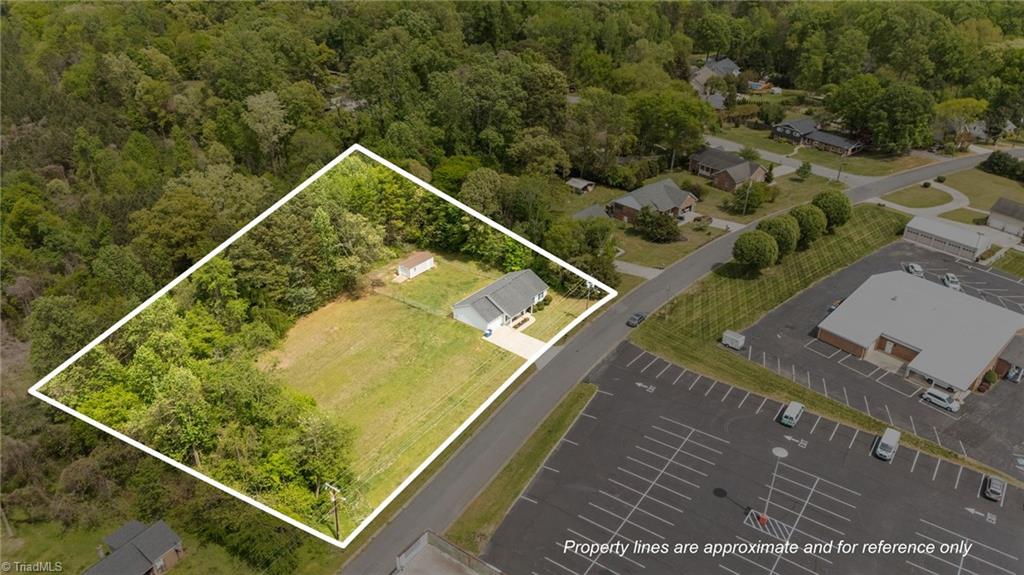 880 Garner Street Property Photo 3
