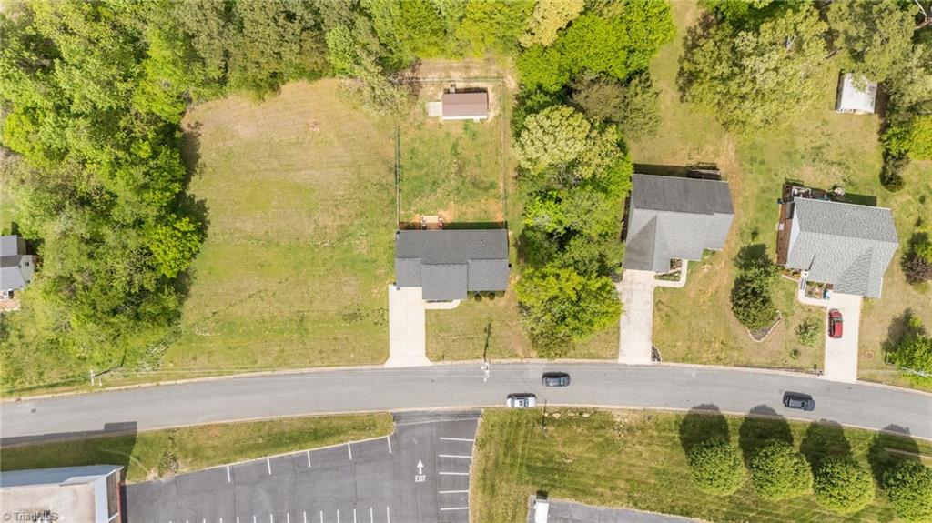 880 Garner Street Property Photo 4