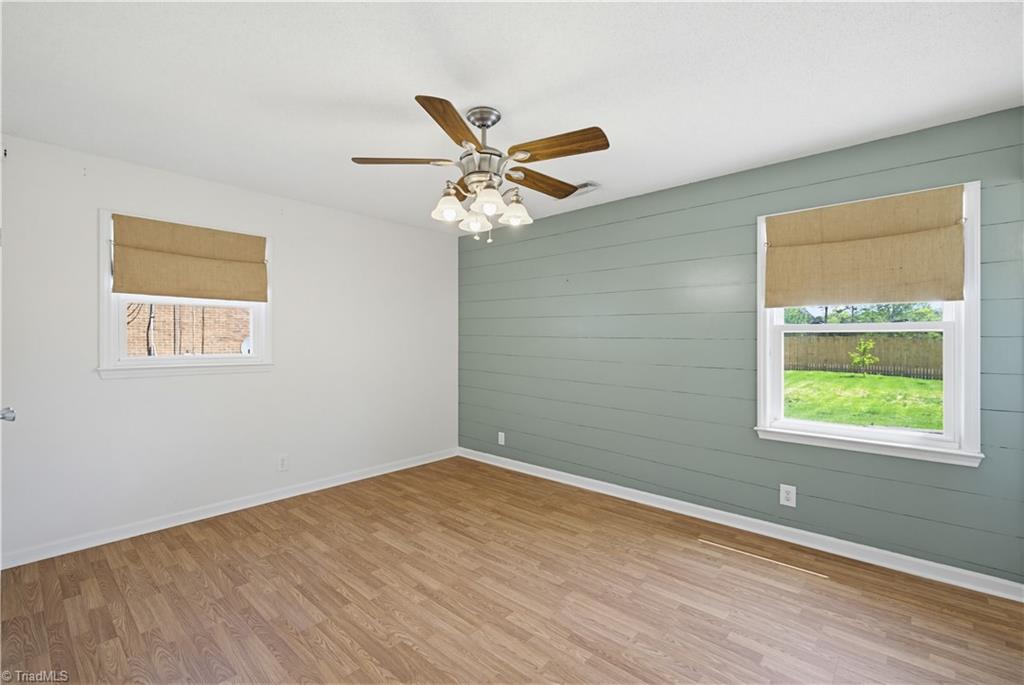 205 Cedarwood Trail Property Photo 4