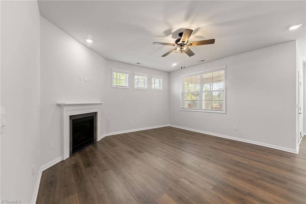 1639 Abberly Place Property Photo 9