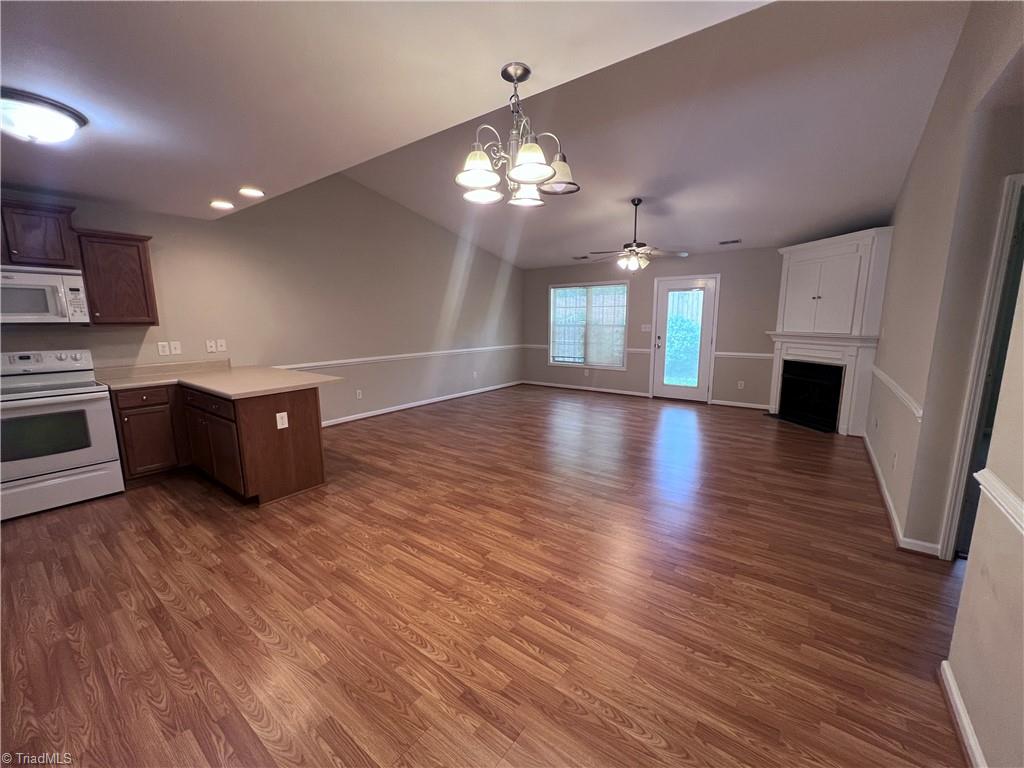 405 Pinefield Place Property Photo 7