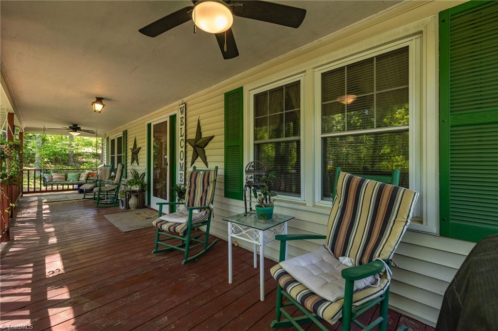2457 Leonae Drive Property Photo 1