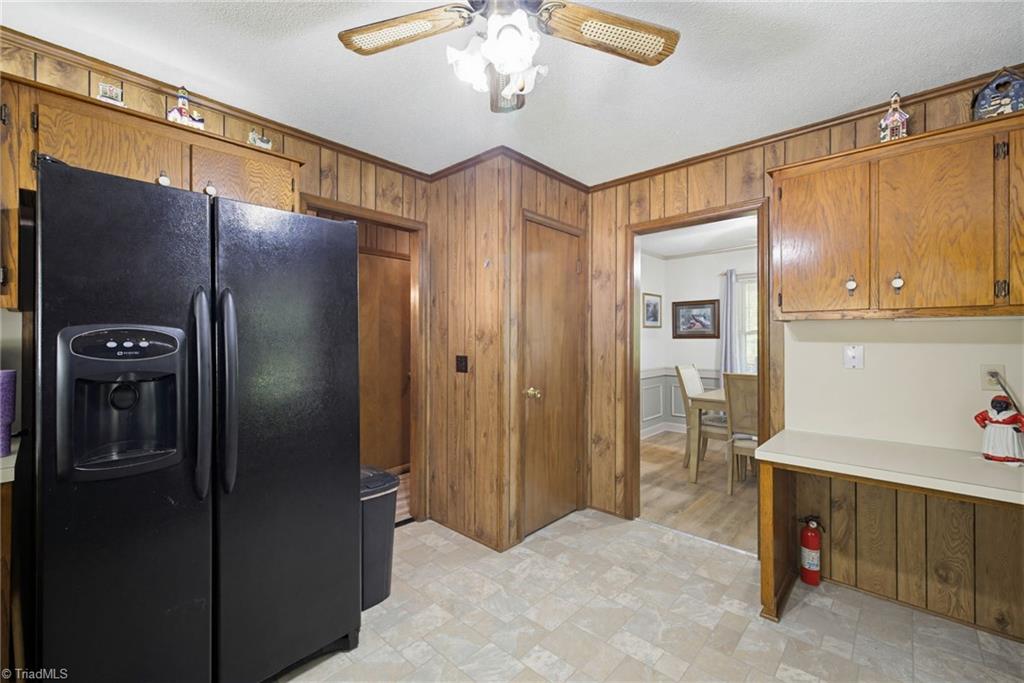 2457 Leonae Drive Property Photo 8