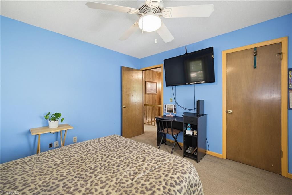 2457 Leonae Drive Property Photo 19
